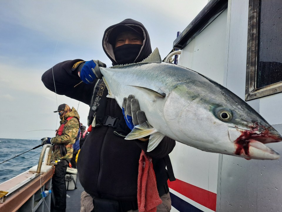 2021년 1월 3일 명성호 방어지깅 조황